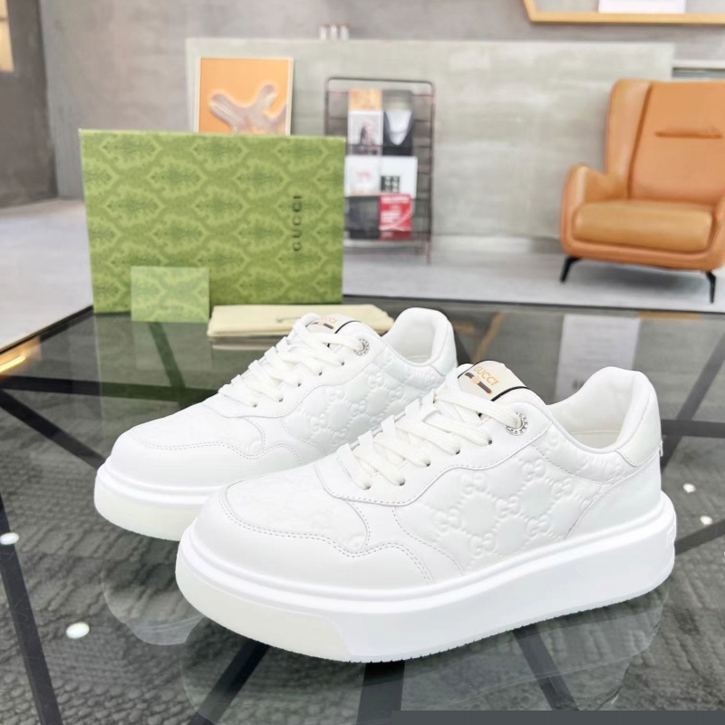 G*u*i casual shoes